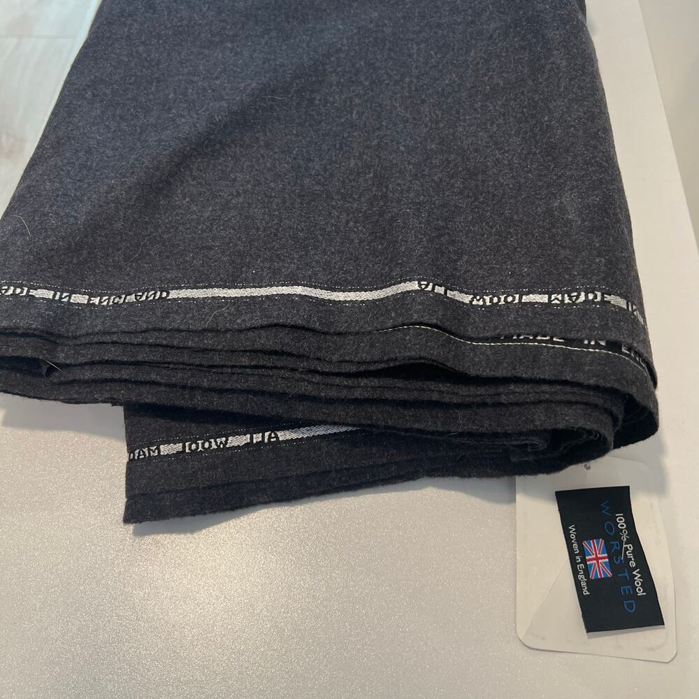 Suiting Fabric 100% Pure Wool Made in England Charcoal Gray 5.7M JP